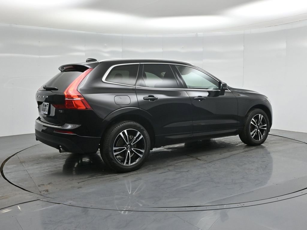 Used 2021 Volvo XC60 T5 Momentum w/ Premium Package image 27