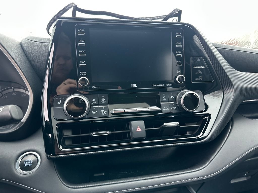 Used 2021 Toyota Highlander XSE image 24