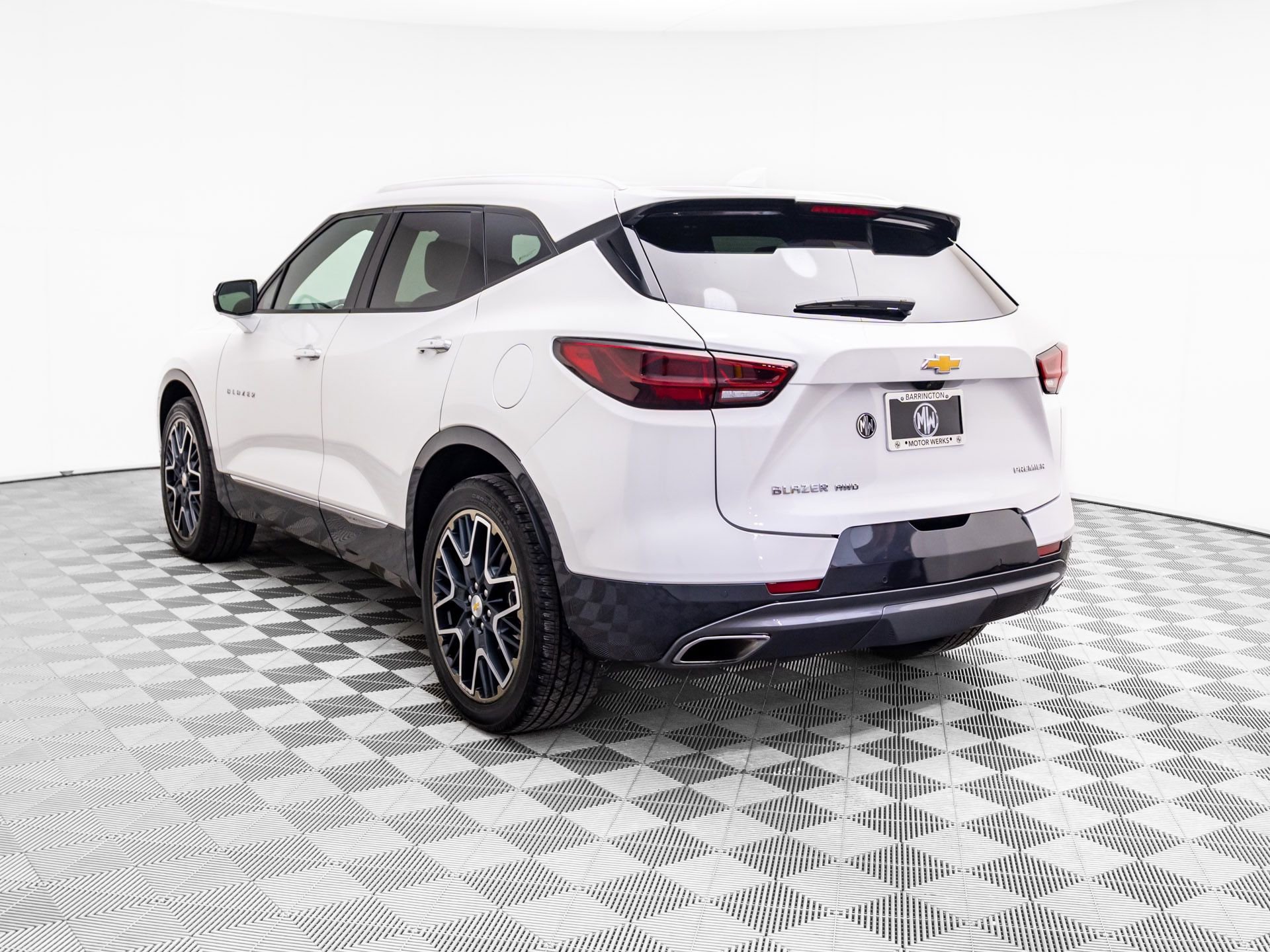 Used 2024 Chevrolet Blazer Premier w/ Driver Confidence II Package video 3