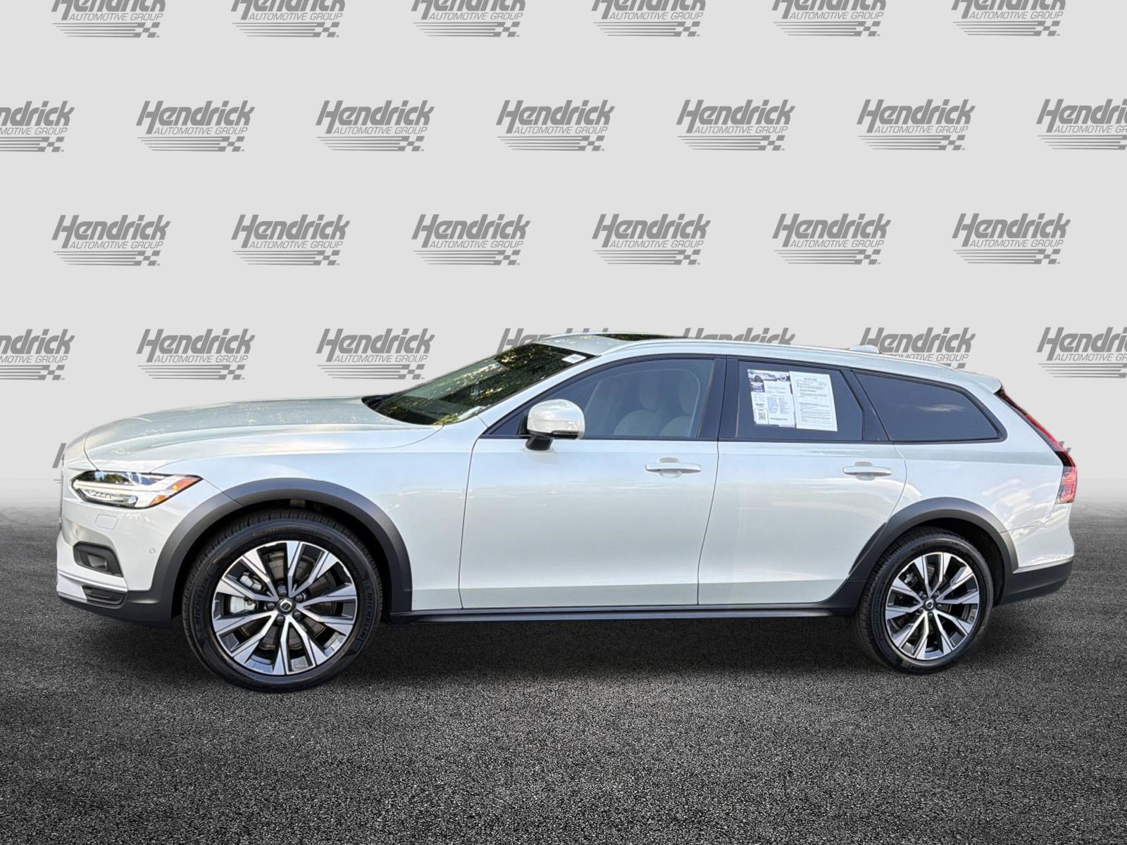 Used 2021 Volvo V90 T6 Cross Country AWD/4WD image 7