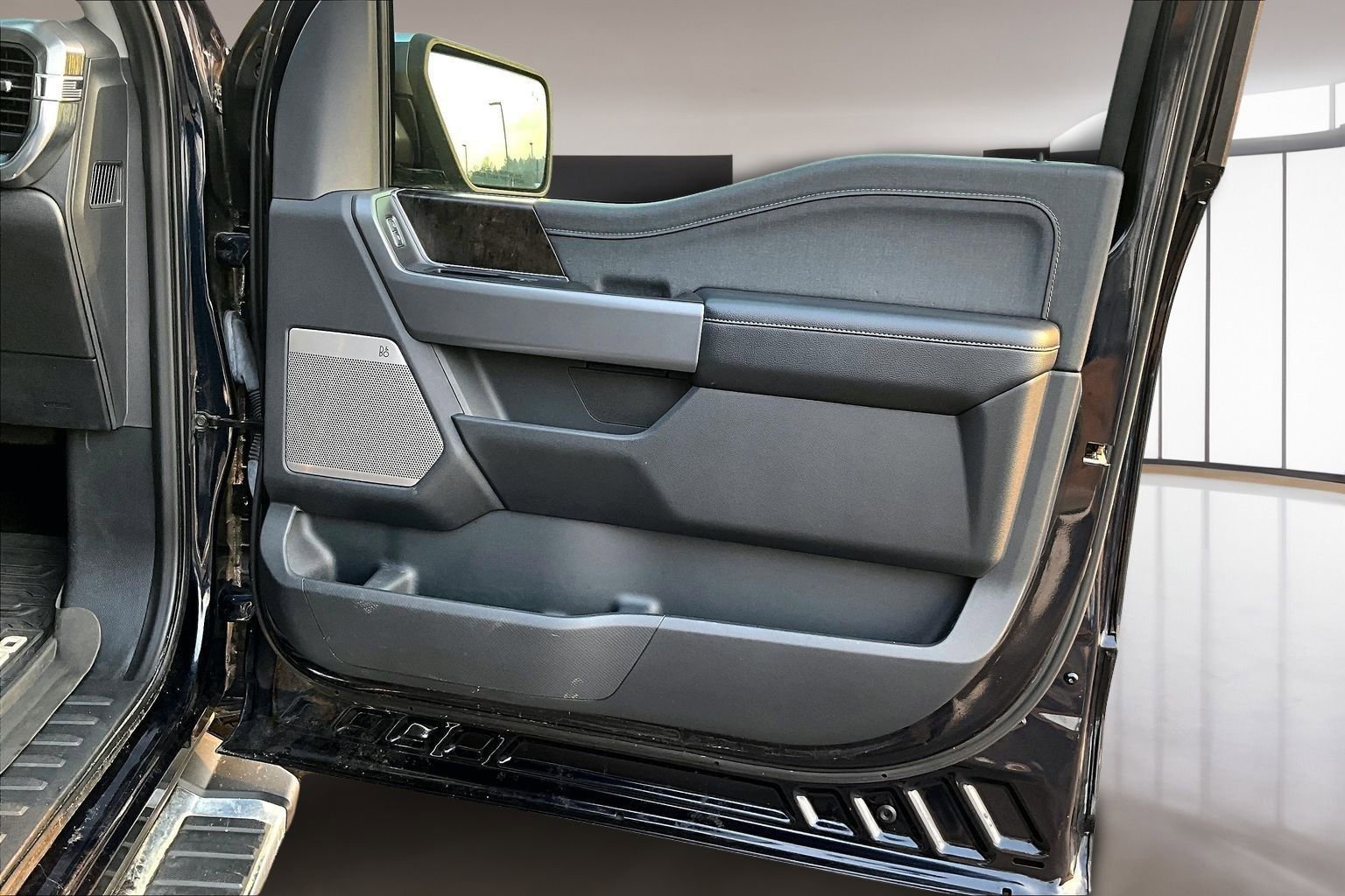 Used 2022 Ford F150 Lariat image 29