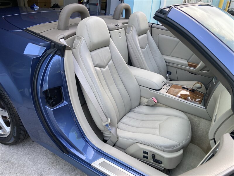Used 2005 Cadillac XLR RWD image 16