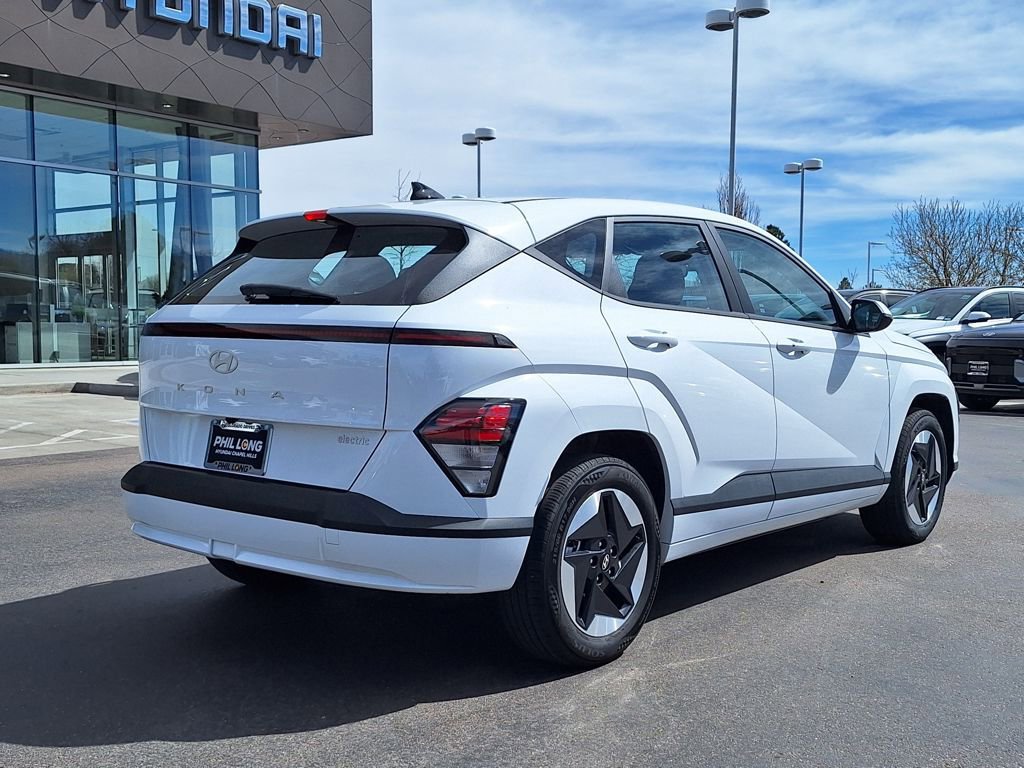 Certified 2024 Hyundai Kona SE image 3