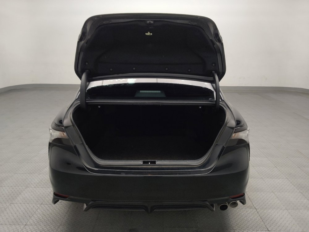 Used 2018 Toyota Camry SE w/ Moonroof Package image 29