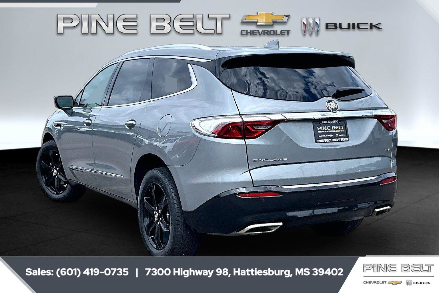 Used 2024 Buick Enclave Essence w/ Sport Touring Edition FWD image 2