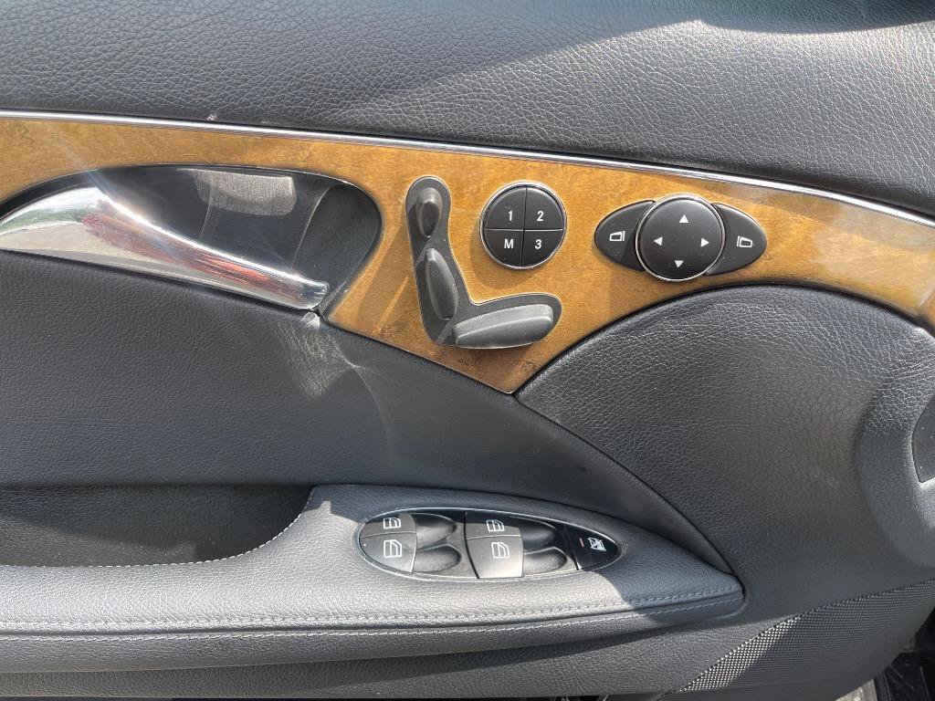 Used 2008 Mercedes-Benz E 350 Sedan image 18