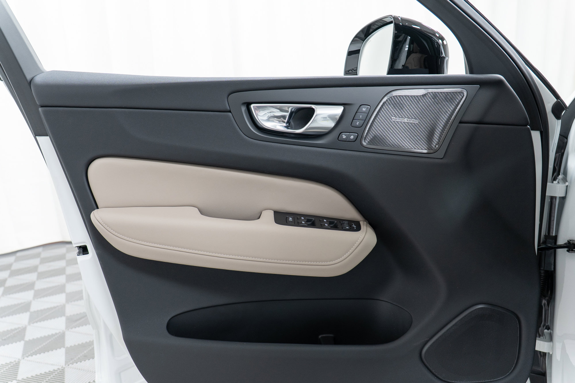 New 2026 Volvo XC60 B5 Plus w/ Climate Package image 11