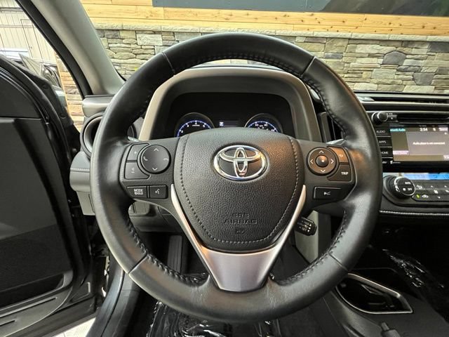 Used 2018 Toyota RAV4 XLE AWD/4WD image 19