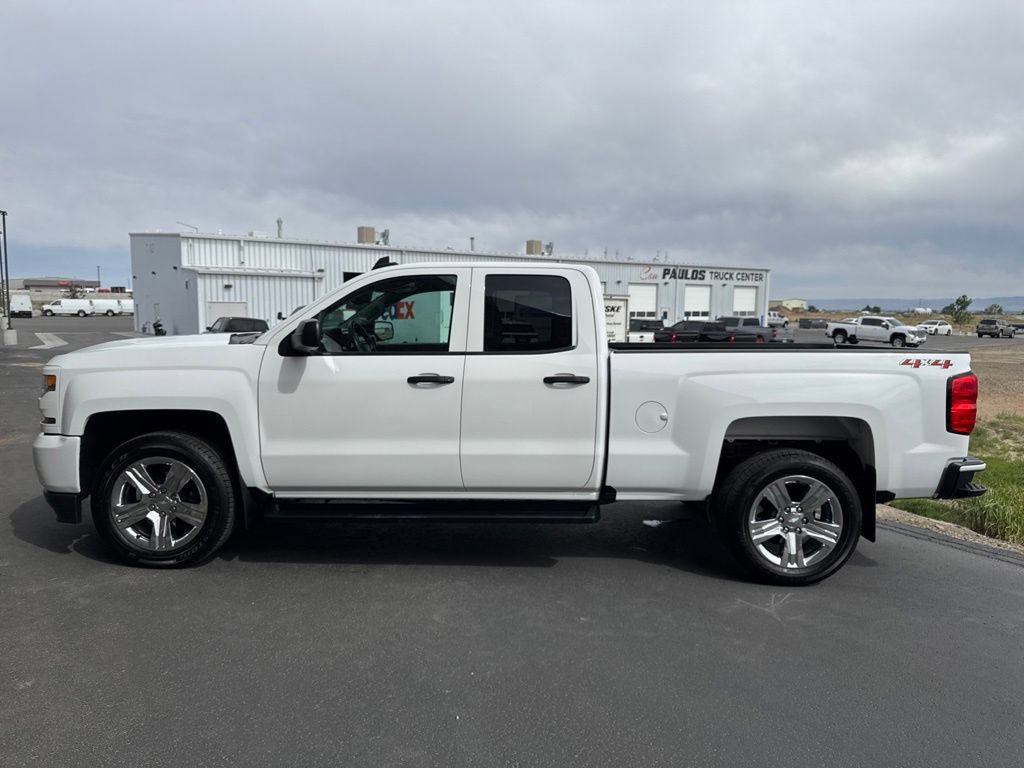 Used 2019 Chevrolet Silverado 1500 Custom w/ Custom Convenience Package AWD/4WD image 7