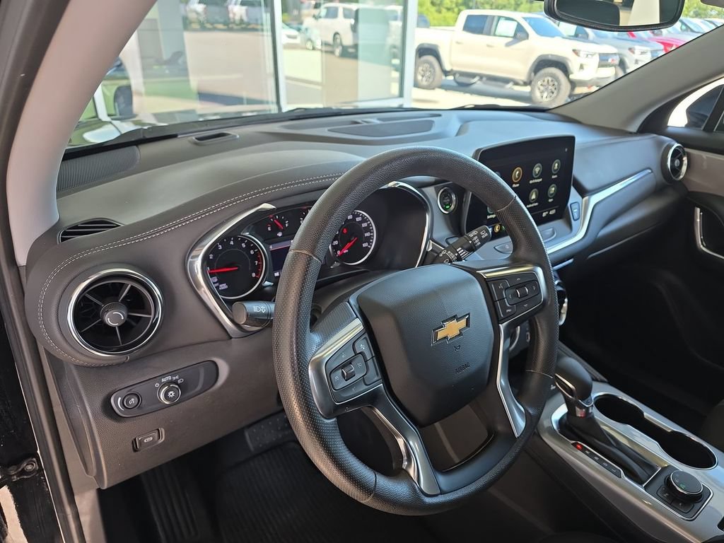 Used 2024 Chevrolet Blazer LT FWD image 10