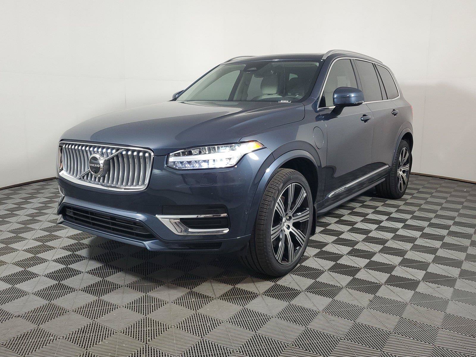 Certified 2024 Volvo XC90 T8 Plus w/ Protection Package AWD/4WD image 3