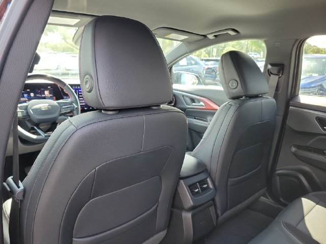 Certified 2024 Chevrolet Equinox EV RS FWD image 19