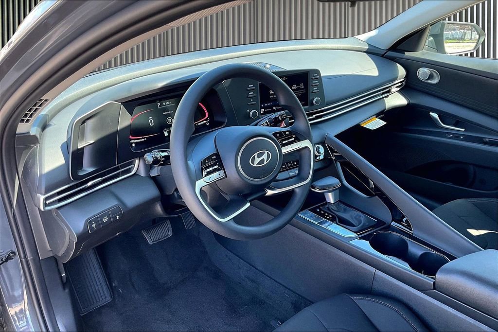 New 2026 Hyundai Elantra Blue image 7