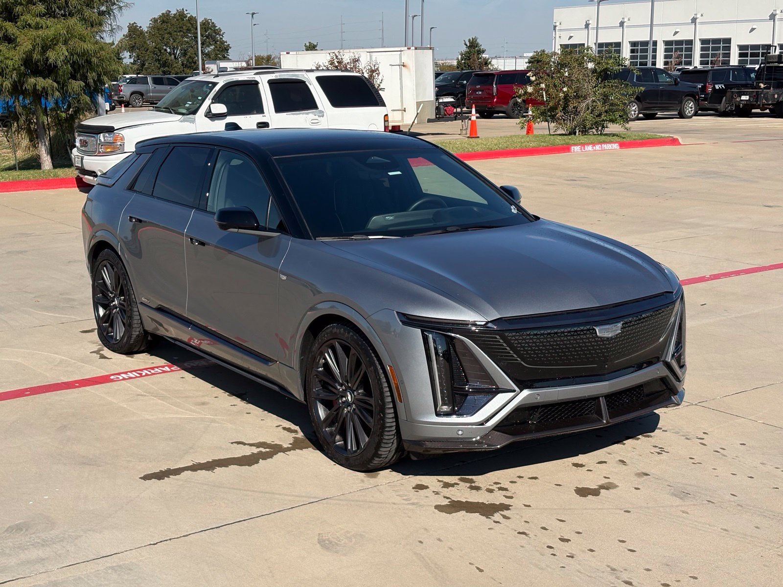 Used 2026 Cadillac Lyriq V w/ Exterior Carbon Fiber Package AWD/4WD image 11