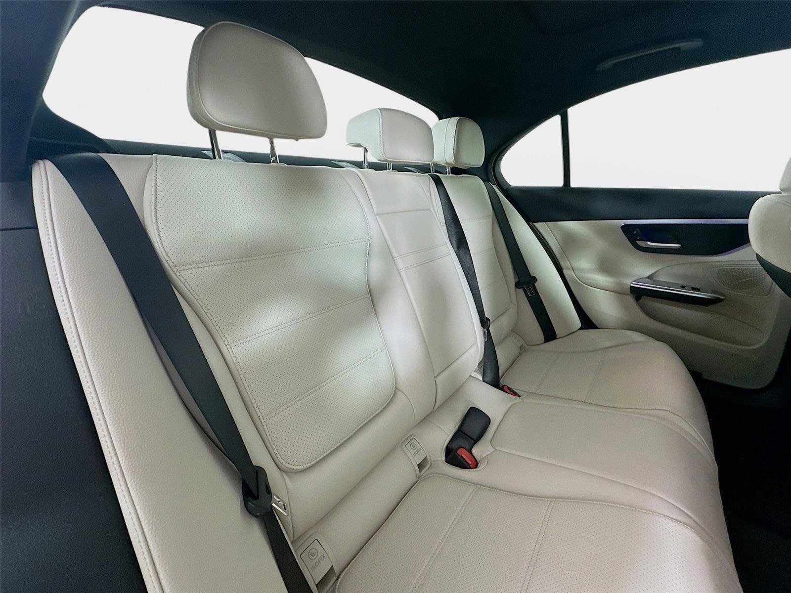 Certified 2026 Mercedes-Benz C 300 4MATIC Sedan image 36