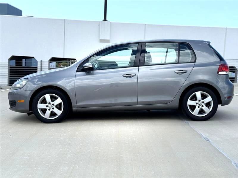 Used 2010 Volkswagen Golf 4-Door image 2