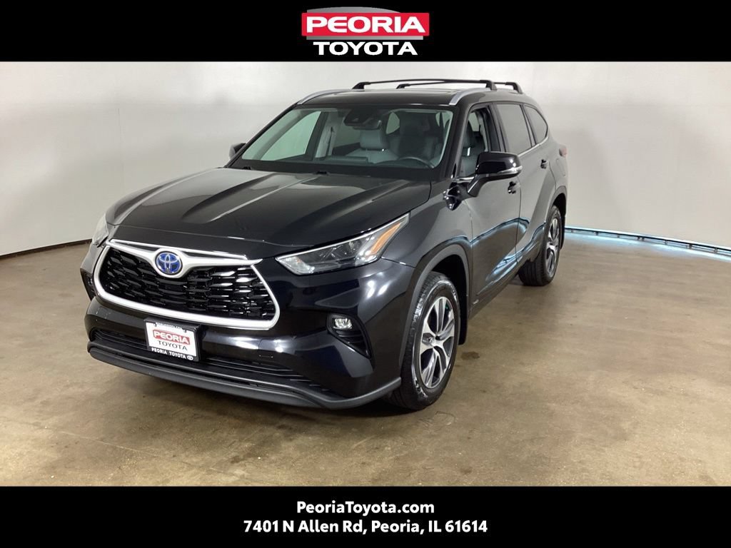 Used 2024 Toyota Highlander XLE
