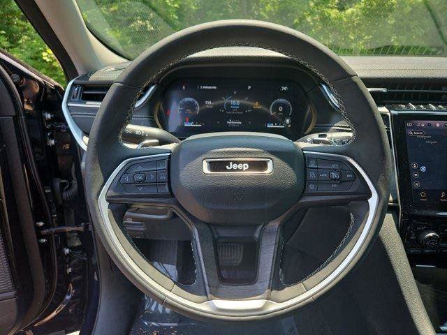 Used 2024 Jeep Grand Cherokee Limited AWD/4WD image 17