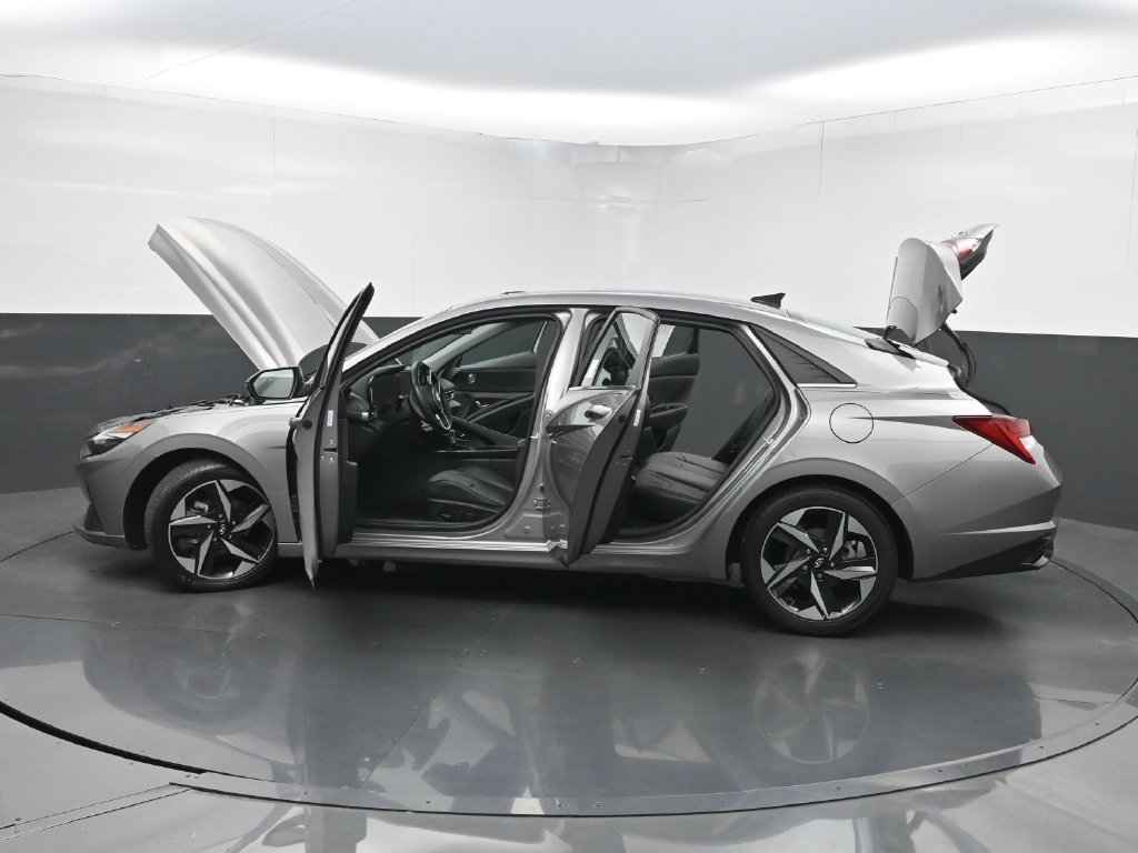 Used 2022 Hyundai Elantra Limited FWD image 37