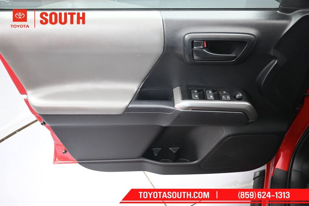Used 2023 Toyota Tacoma SR5 AWD/4WD image 22