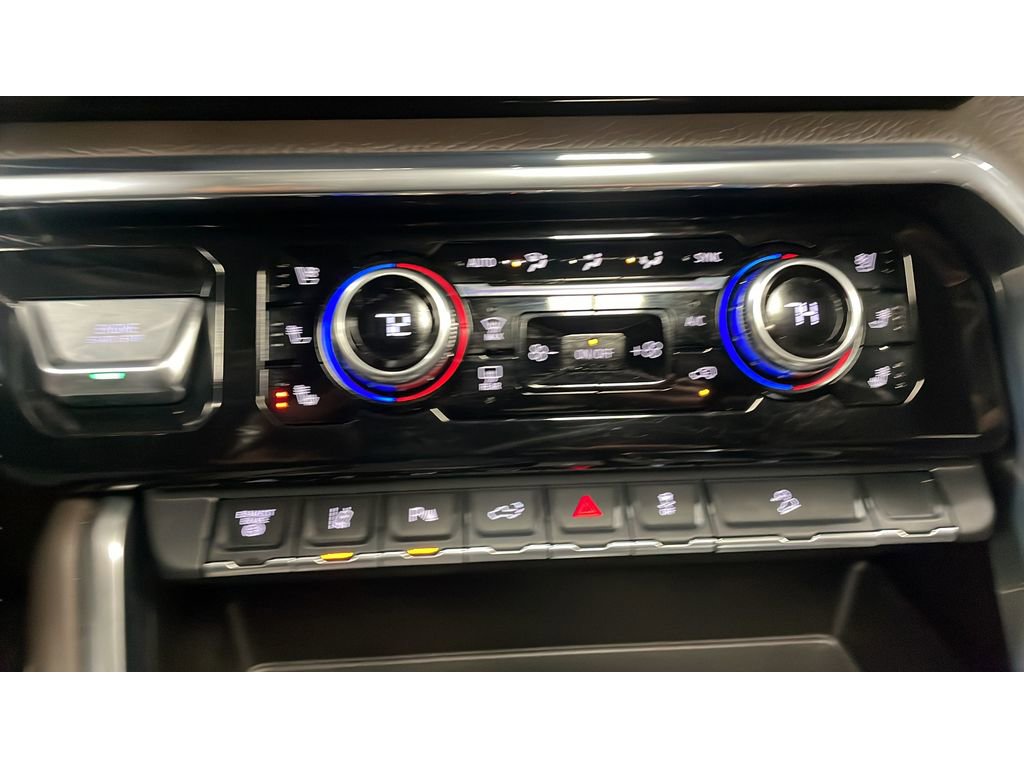 Used 2025 GMC Sierra 3500 Denali w/ Denali Reserve Package image 13