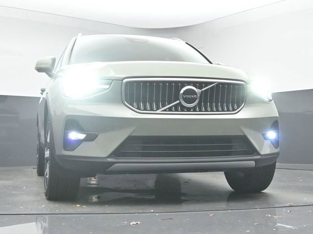 Used 2023 Volvo XC40 B5 Plus w/ Protection Package Premier image 35