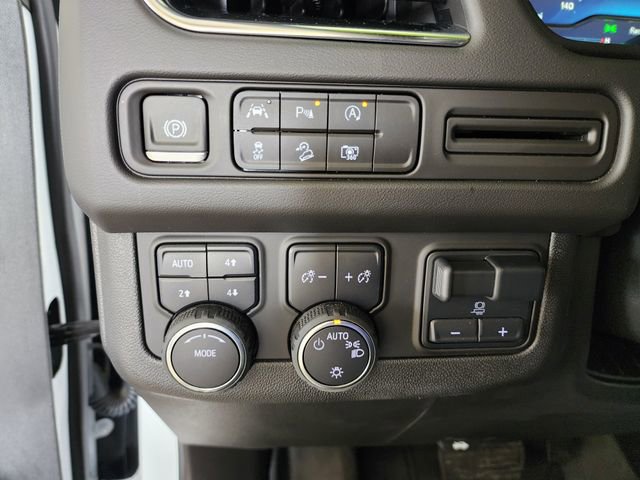 Used 2024 Chevrolet Tahoe Z71 w/ Luxury Package image 29