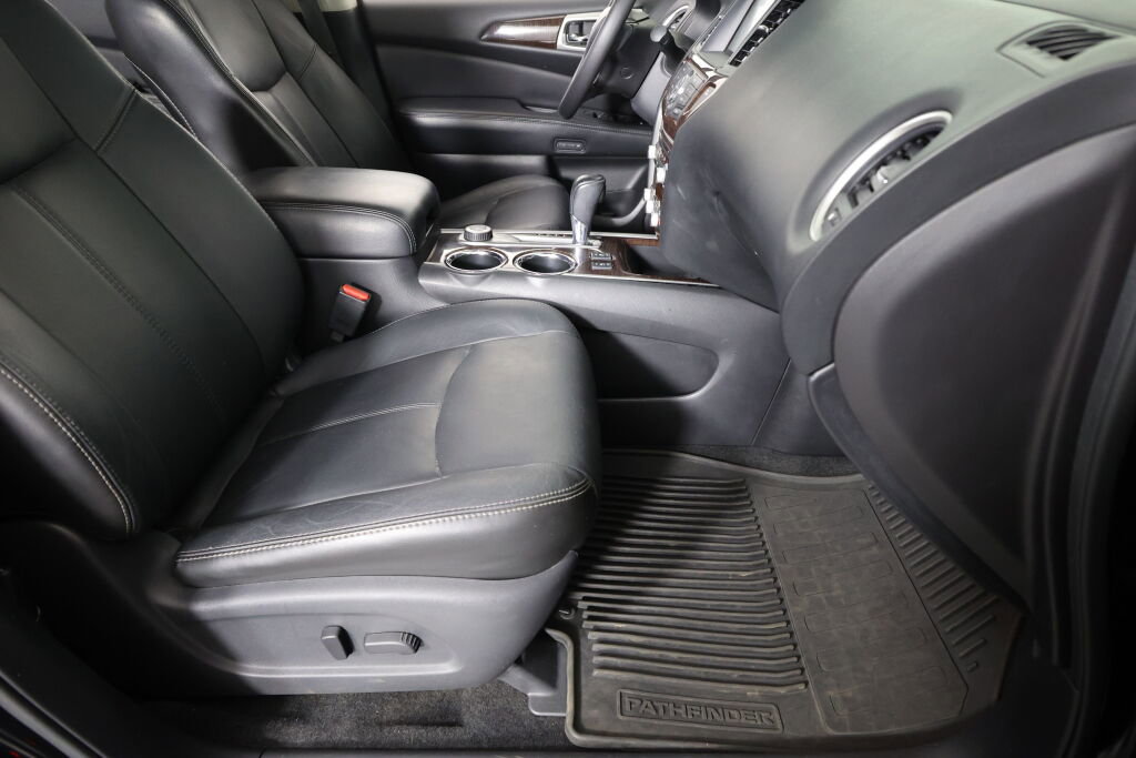 Used 2014 Nissan Pathfinder SL image 27