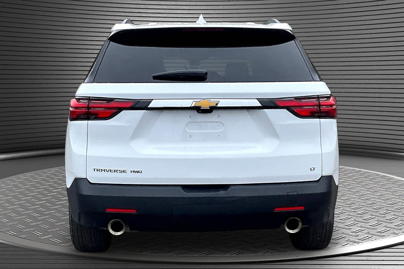 Used 2023 Chevrolet Traverse LT w/ LT Premium Package AWD/4WD image 5