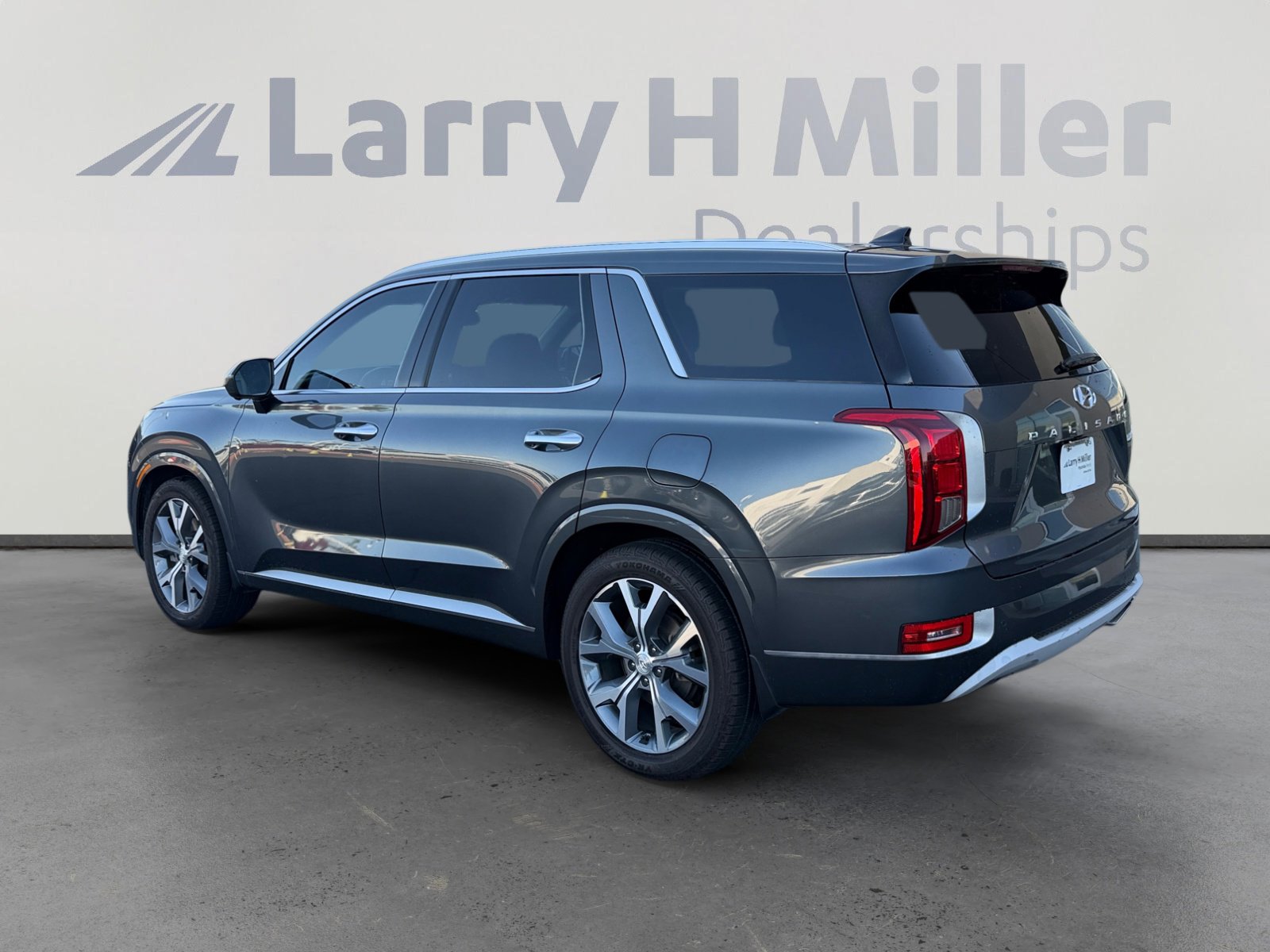 Used 2021 Hyundai Palisade Limited w/ Cargo Package FWD image 3