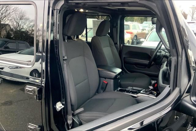 Used 2022 Jeep Gladiator Sport image 7