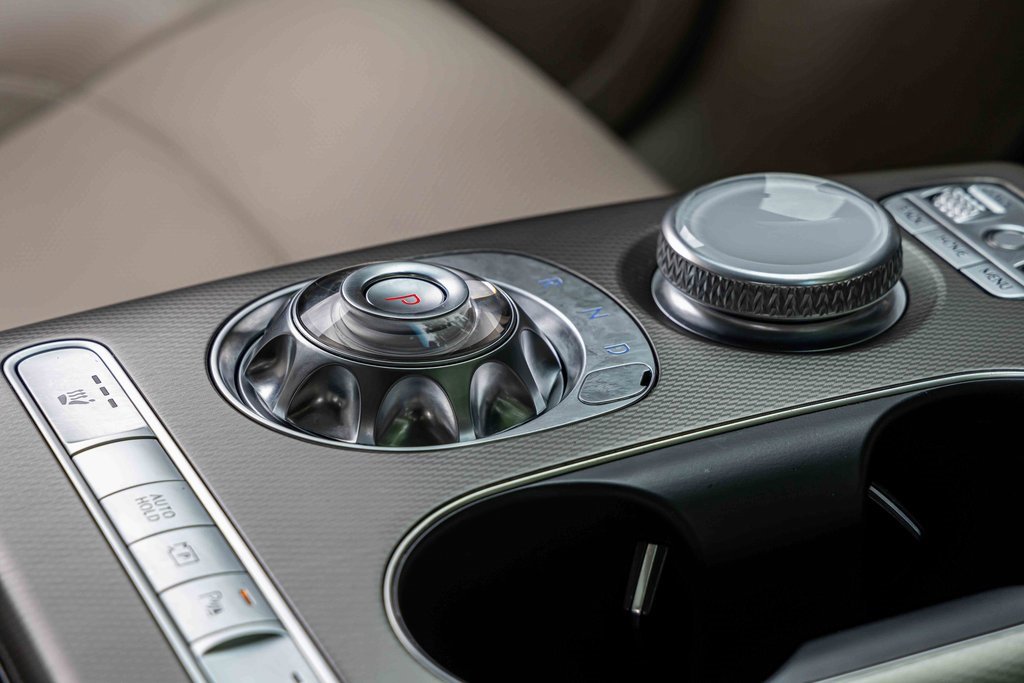 Used 2024 Genesis GV60 RWD image 29