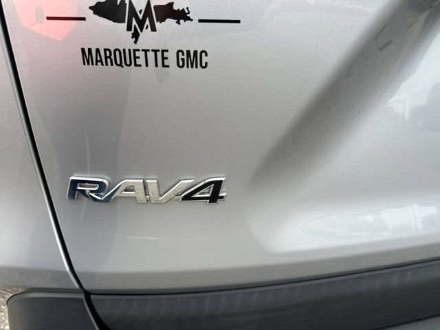 Used 2021 Toyota RAV4 XLE Premium AWD/4WD image 30