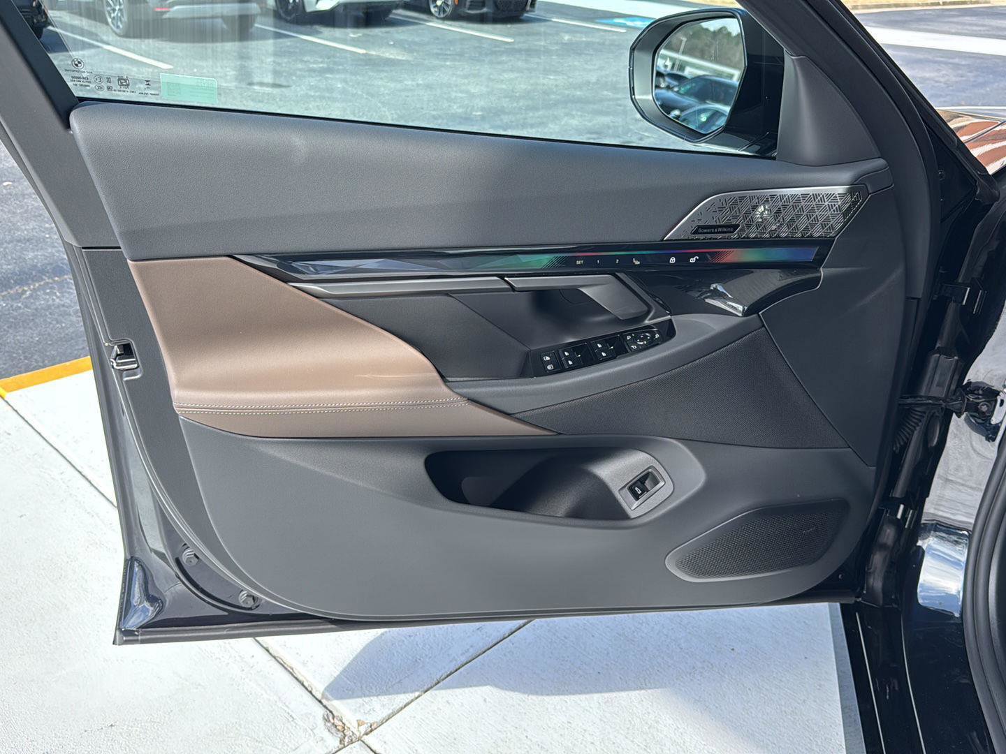 New 2026 BMW 550e xDrive w/ Executive Package image 15