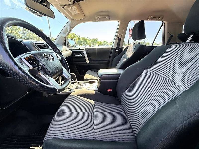 Used 2022 Toyota 4Runner SR5 AWD/4WD image 15