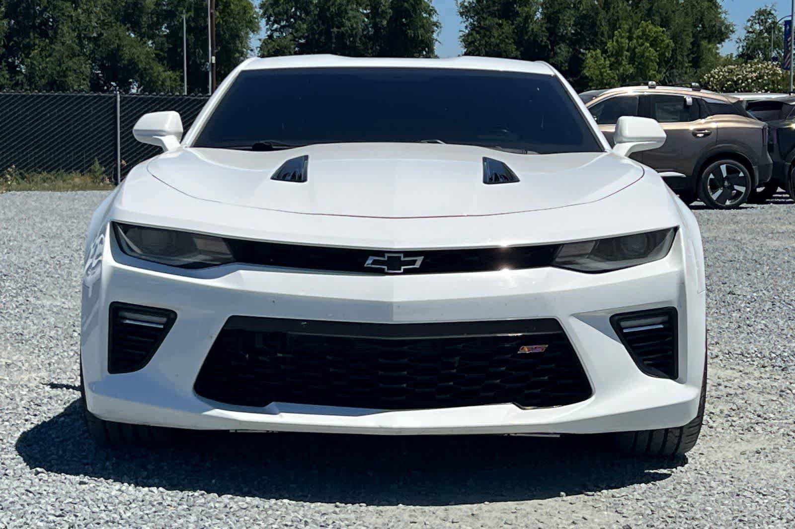 Used 2016 Chevrolet Camaro SS RWD image 11