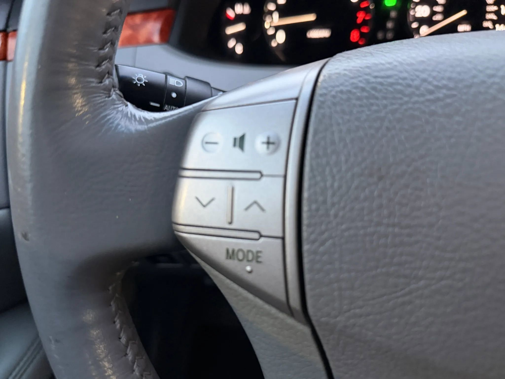 Used 2007 Toyota Avalon Limited FWD image 33