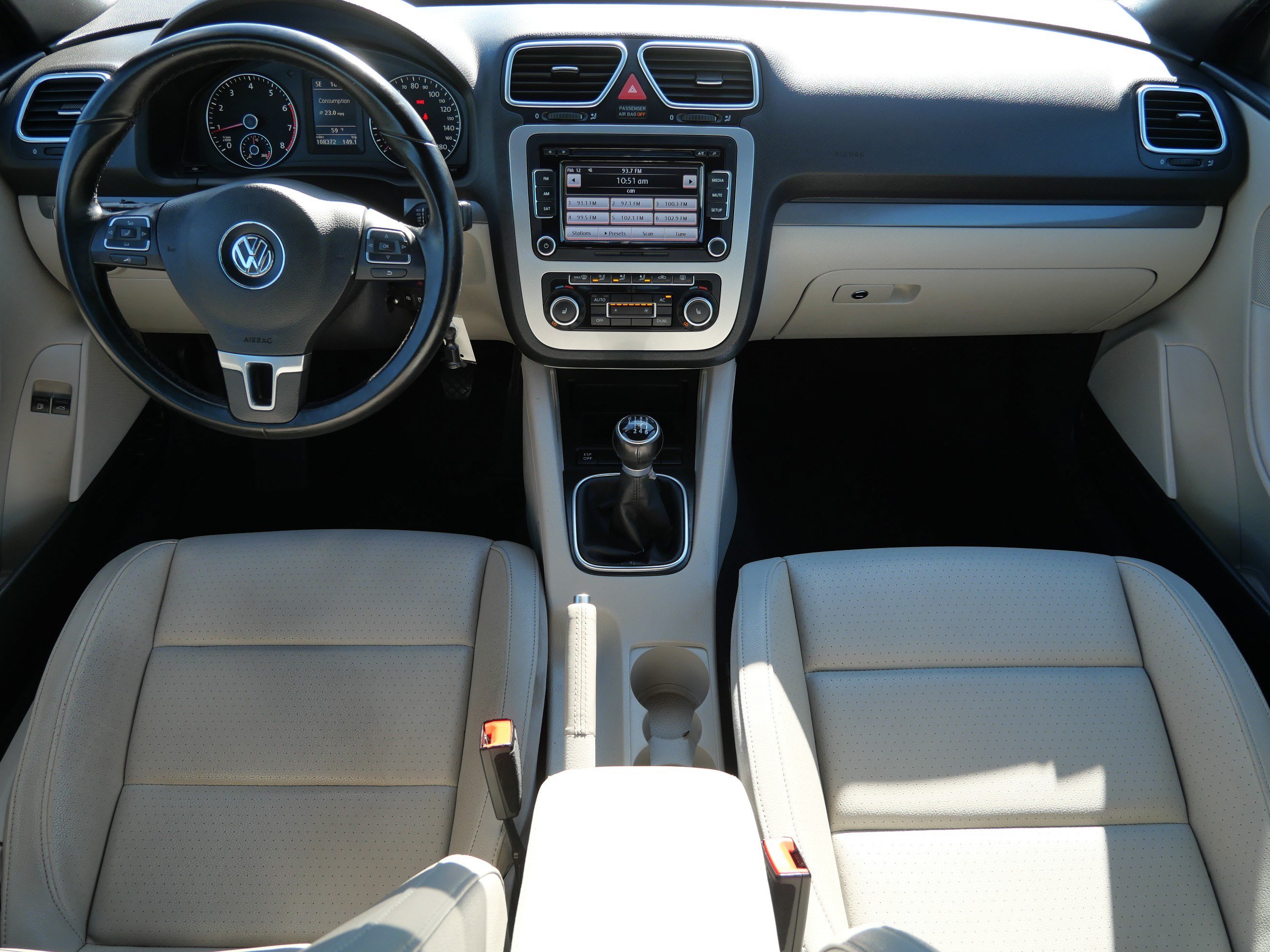 Used 2010 Volkswagen Eos Komfort FWD image 8