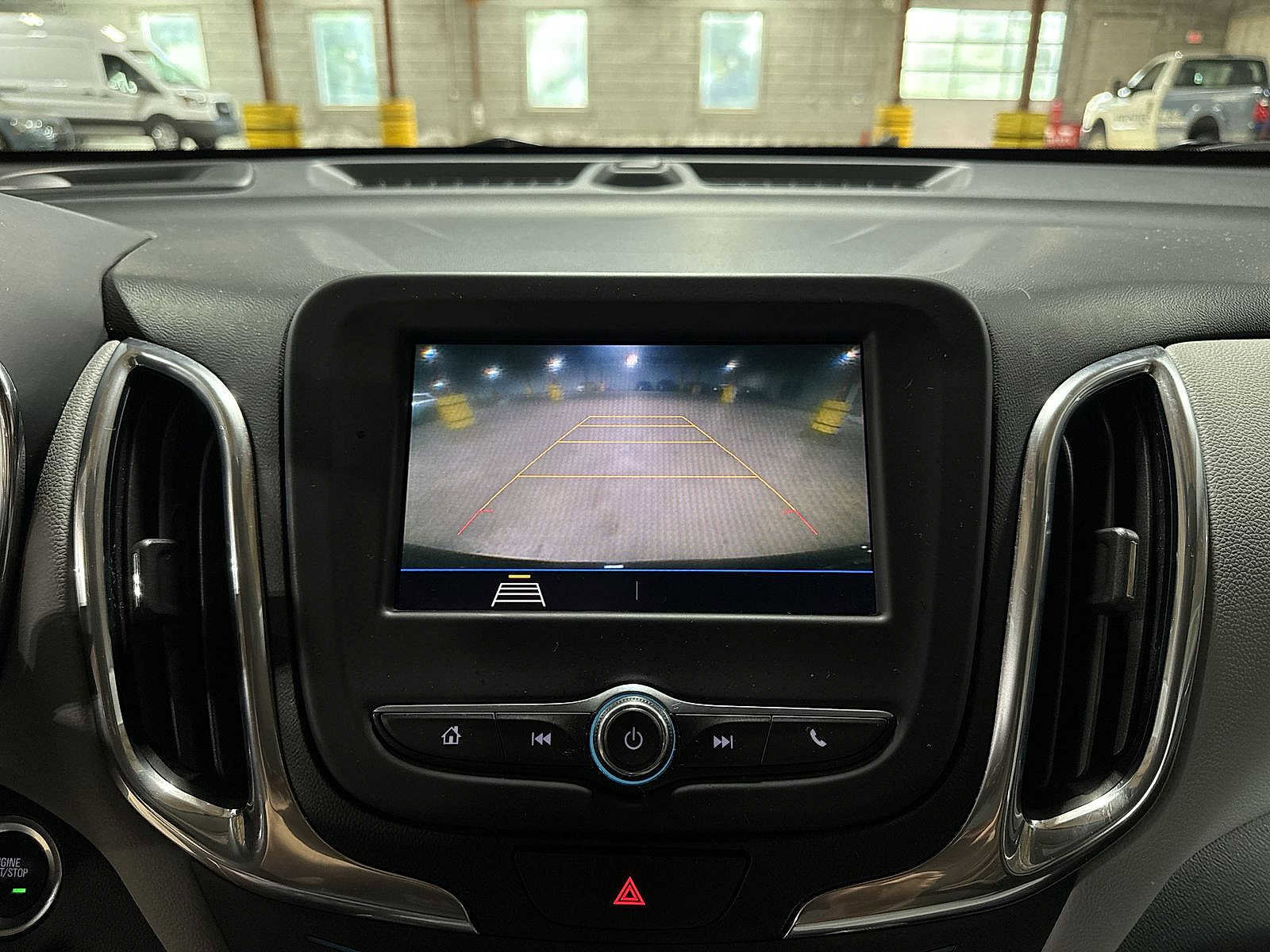 Used 2021 Chevrolet Equinox LS AWD/4WD image 23