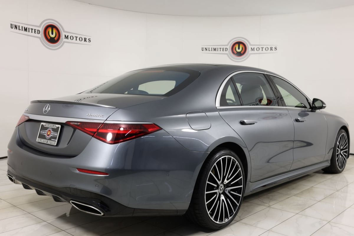 Used 2022 Mercedes-Benz S 580 4MATIC Sedan image 3