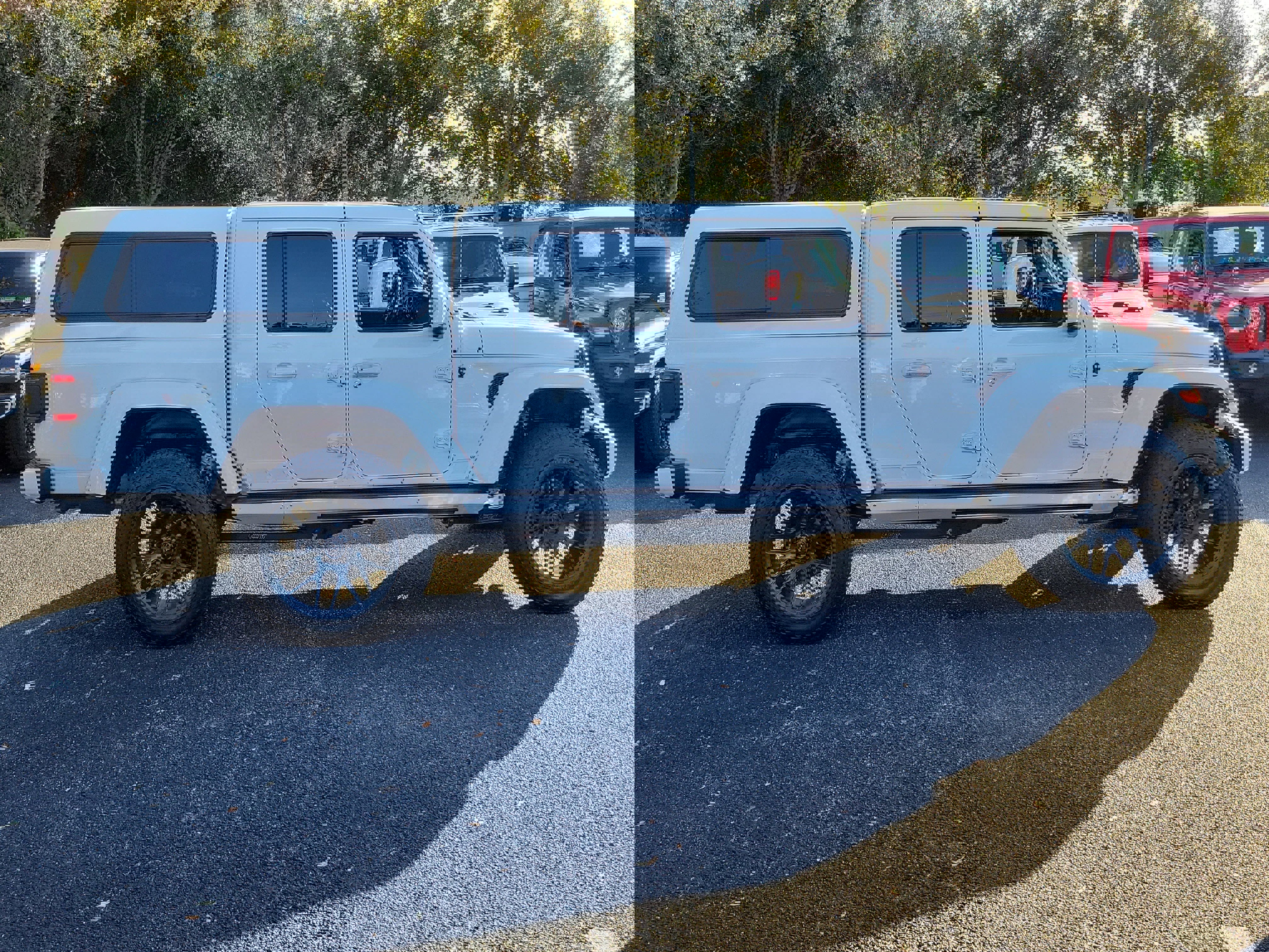 Used 2023 Jeep Gladiator Overland image 7