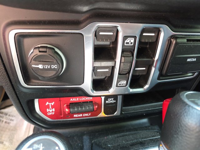 Used 2024 Jeep Wrangler Unlimited AWD/4WD image 19