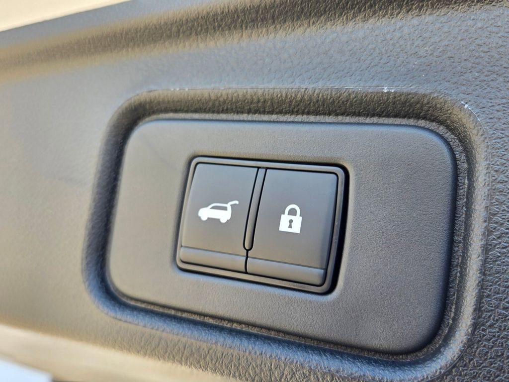 New 2026 Nissan Pathfinder SV image 11