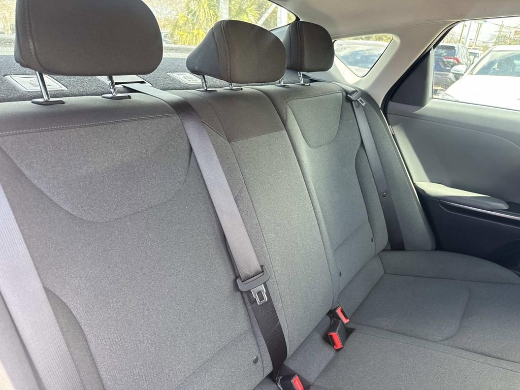 Used 2025 Kia K4 LXS image 11