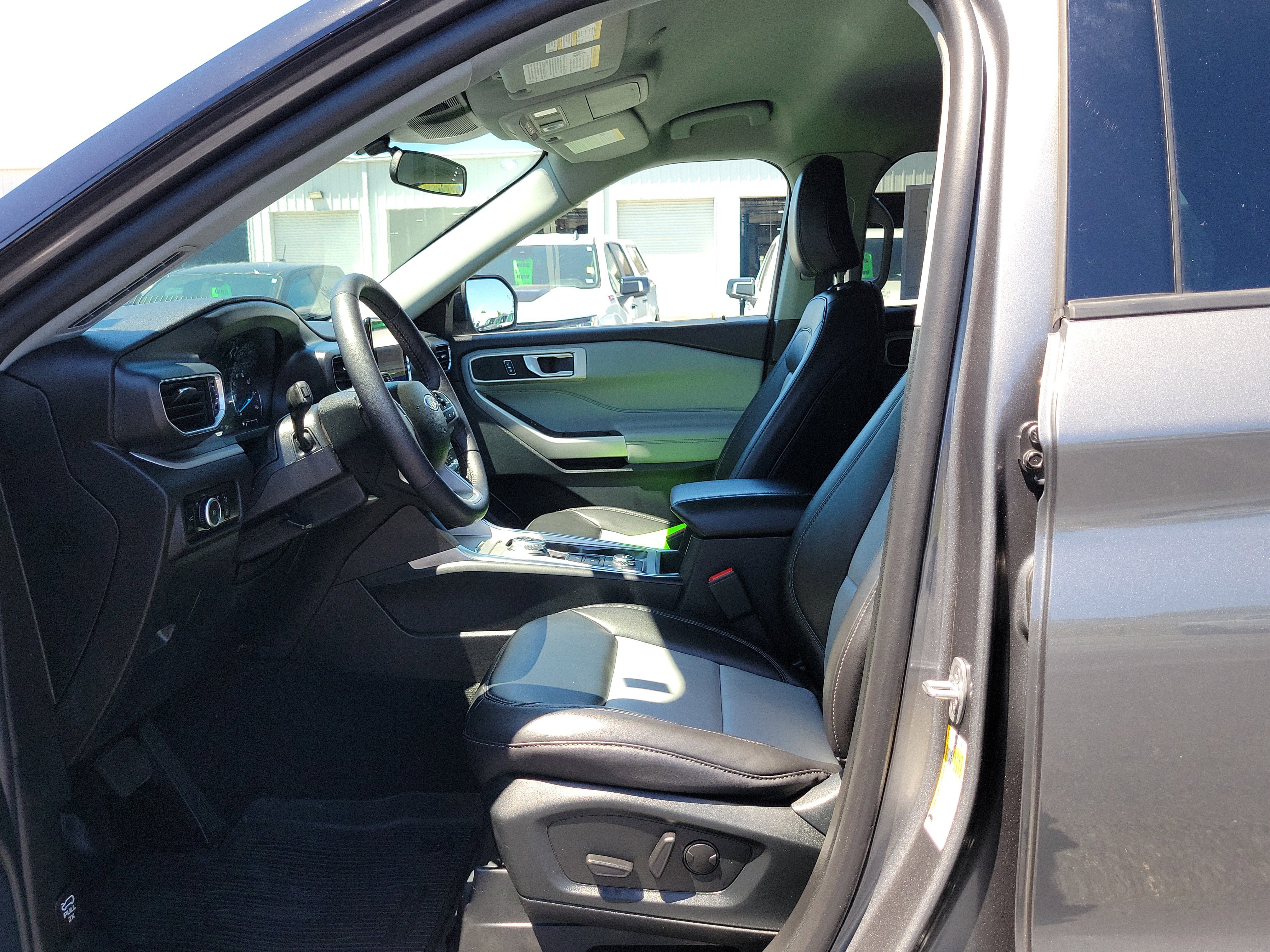 Certified 2023 Ford Explorer XLT w/ Equipment Group 202A AWD/4WD image 22