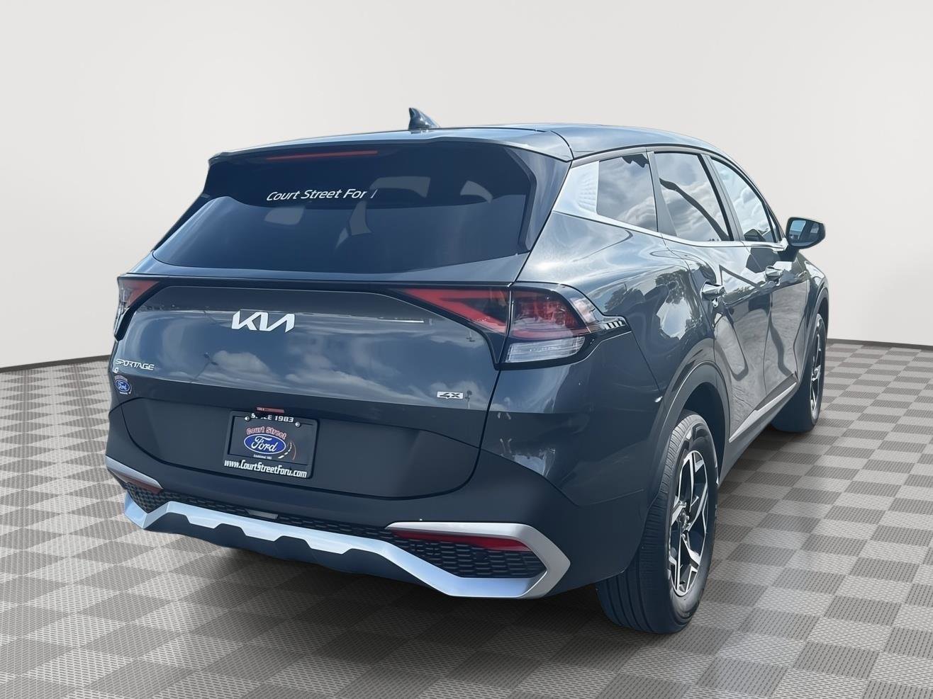 Used 2025 Kia Sportage LX image 14