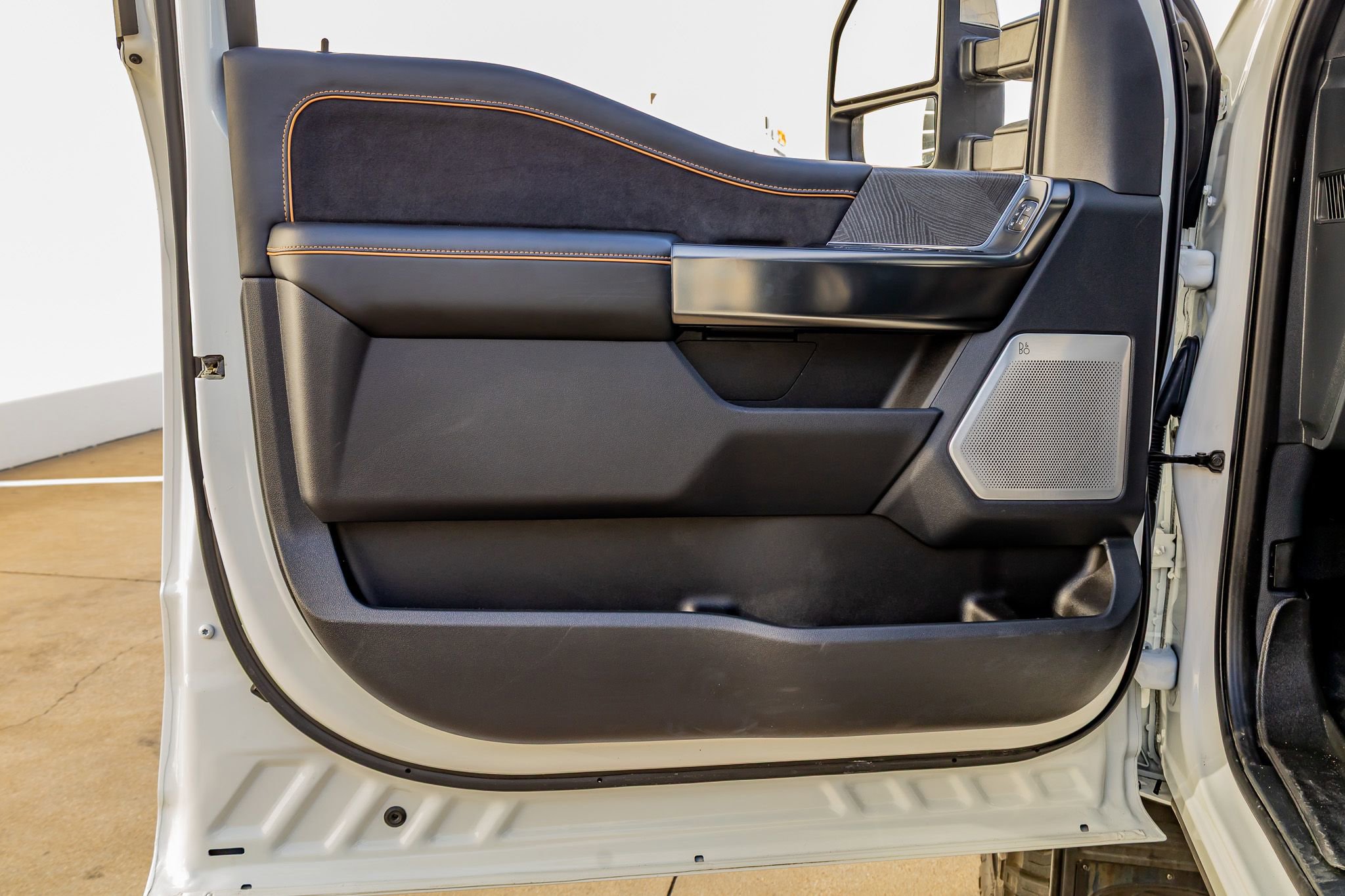 Used 2024 Ford F350 Platinum image 35