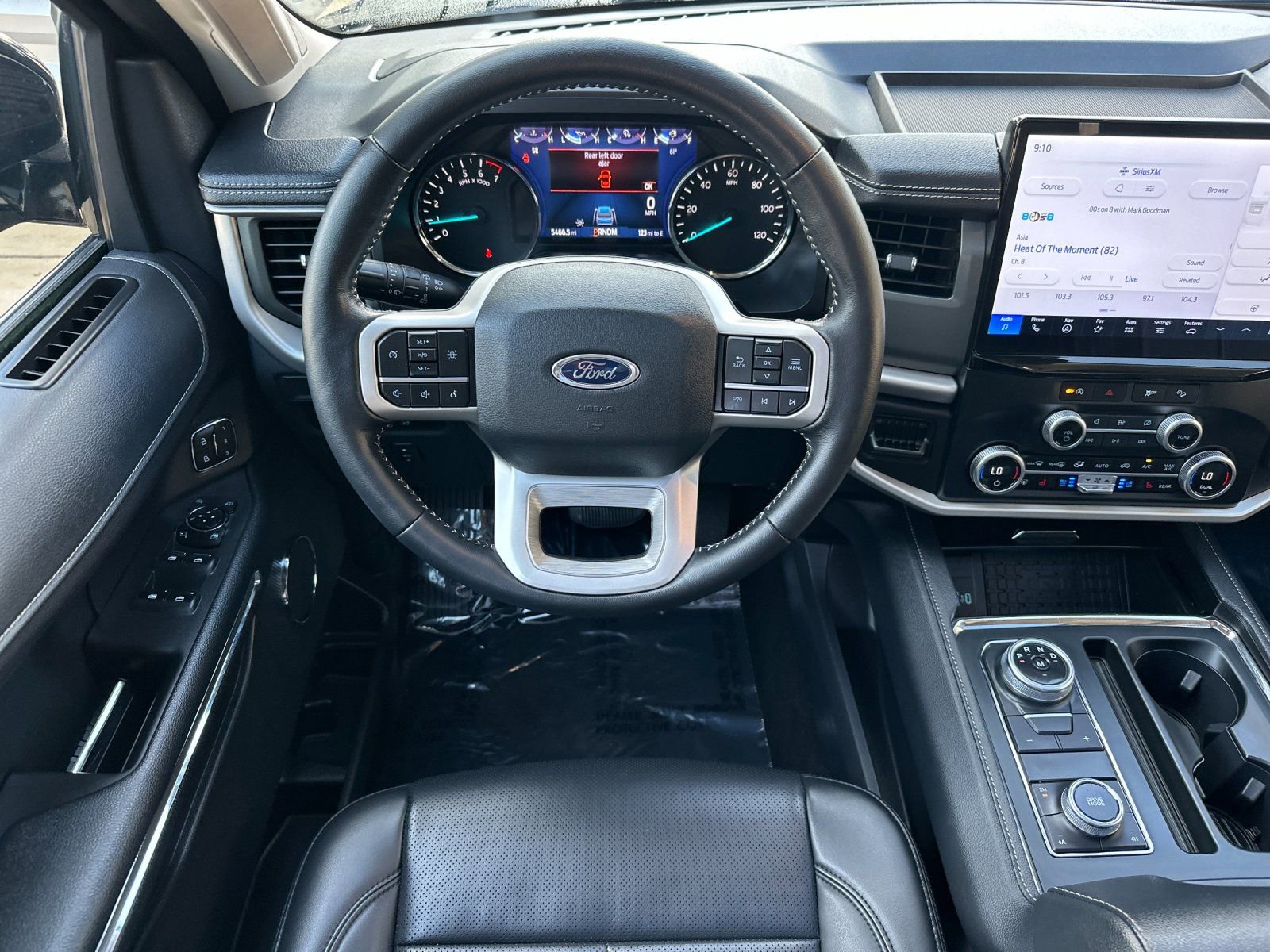 Used 2024 Ford Expedition XLT image 17