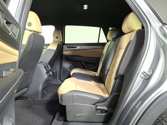 Used 2024 Volkswagen Atlas Cross Sport SE AWD/4WD image 13