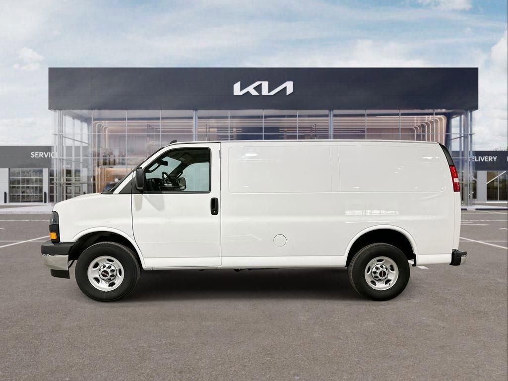 Used 2024 GMC Savana 2500 w/ Driver Convenience Package image 5
